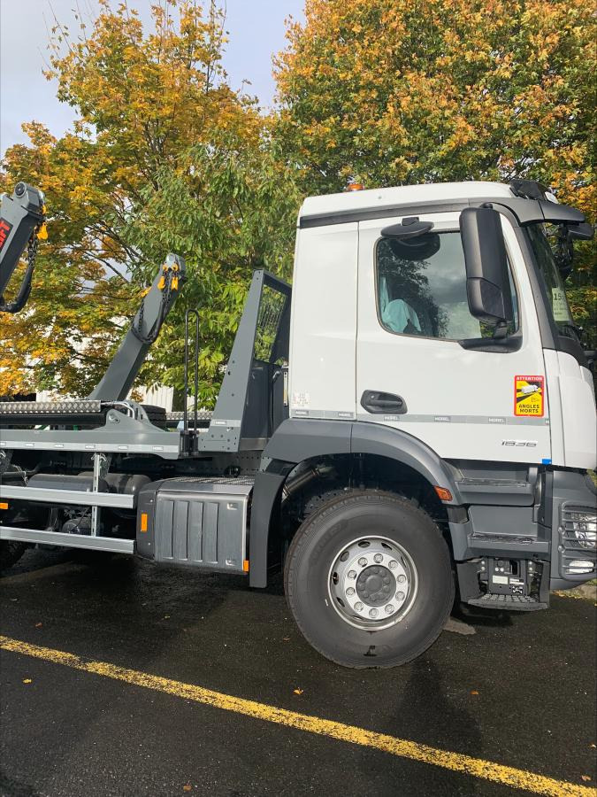 Mercedes Actros 1835 - Портальный бункеровоз: фото 1 Mercedes Actros 1835 - Портальный бункеровоз: фото 1