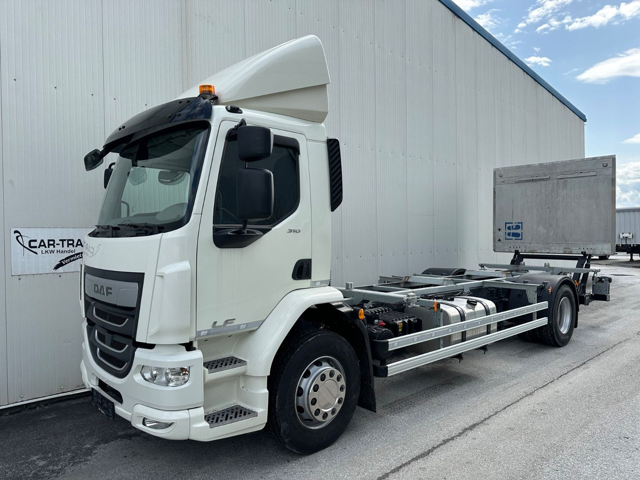 DAF LF 310 8G LBW Bär2T 3J-Garatnie DAF LF 310 8G LBW Bär2T 3J-Garatnie - Грузовик-контейнеровоз/ Сменный кузов: фото 1 DAF LF 310 8G LBW Bär2T 3J-Garatnie DAF LF 310 8G LBW Bär2T 3J-Garatnie - Грузовик-контейнеровоз/ Сменный кузов: фото 1