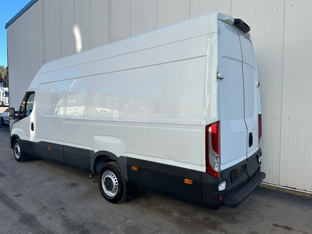 Iveco Daily 35S14 MAXI L4H3 HiMatic Iveco Daily 35S14 MAXI L4H3 HiMatic - Цельнометаллический фургон: фото 4 Iveco Daily 35S14 MAXI L4H3 HiMatic Iveco Daily 35S14 MAXI L4H3 HiMatic - Цельнометаллический фургон: фото 4