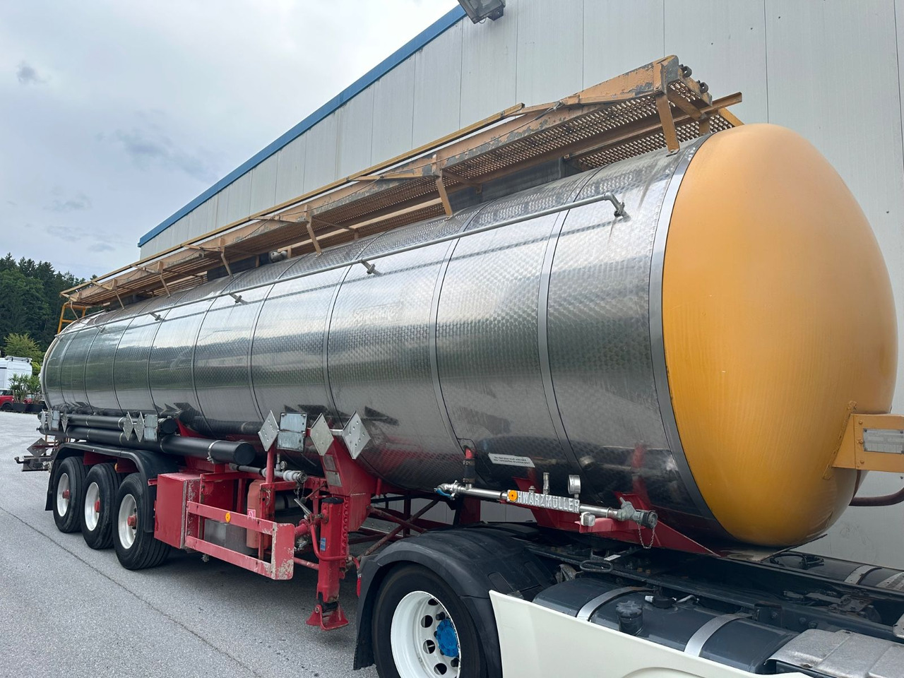 Schwarzmüller Chemi L4BH 42050L Lift BPW - Полуприцеп-цистерна: фото 2 Schwarzmüller Chemi L4BH 42050L Lift BPW - Полуприцеп-цистерна: фото 2