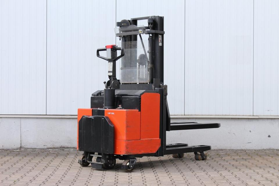 BT LSF1250 Triplex mit Initialhub - Штабелер: фото 3 BT LSF1250 Triplex mit Initialhub - Штабелер: фото 3