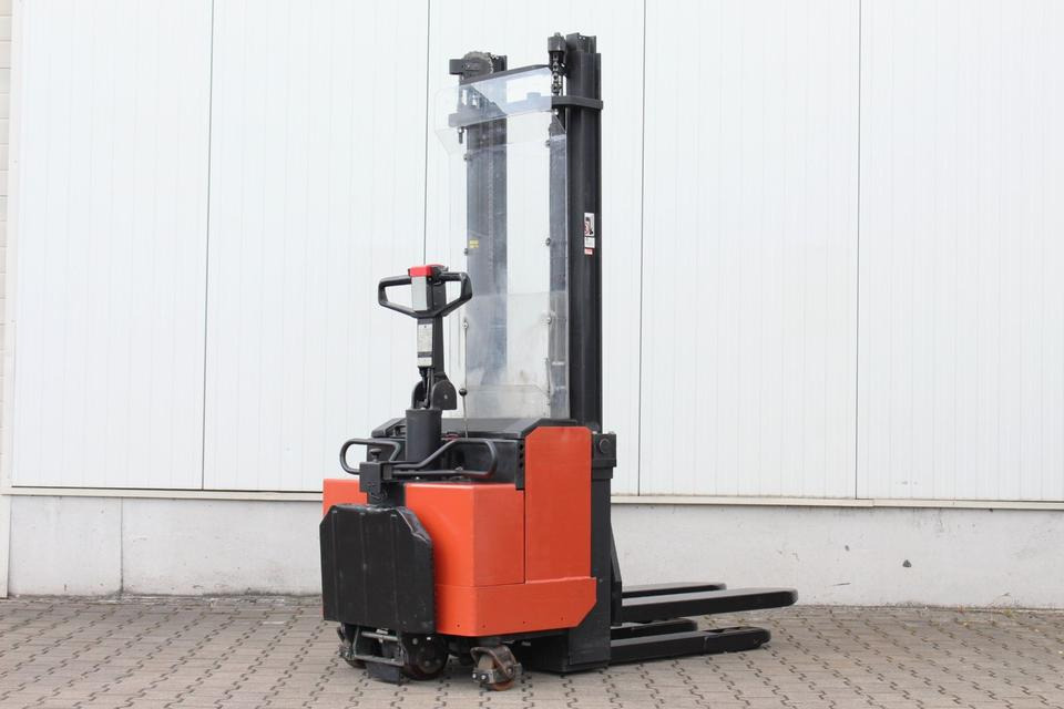 BT LSV1250 - 3400mm - Штабелер: фото 3 BT LSV1250 - 3400mm - Штабелер: фото 3