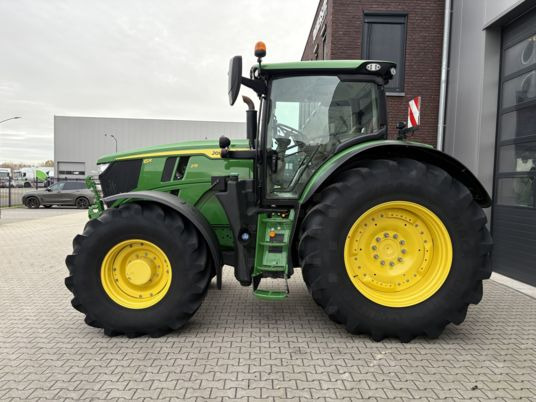 John Deere 6r215 - Трактор: фото 2 John Deere 6r215 - Трактор: фото 2