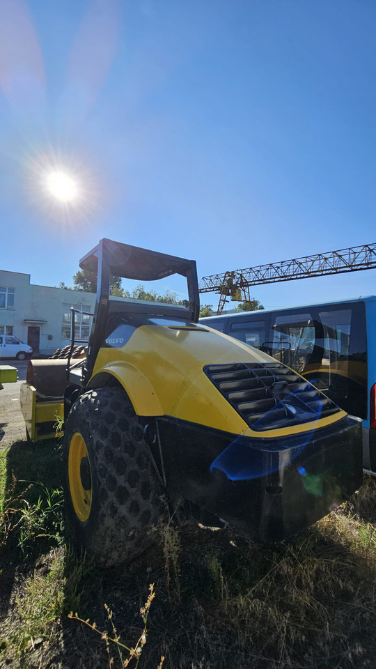 VOLVO SD100D - Компактор: фото 4 VOLVO SD100D - Компактор: фото 4