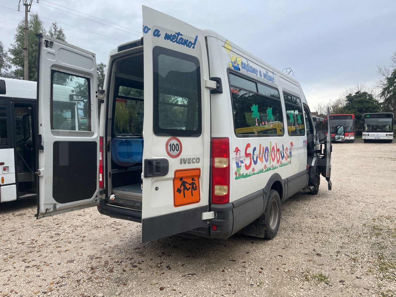 Школьный автобус Iveco Daily: фото 18 Школьный автобус Iveco Daily: фото 18