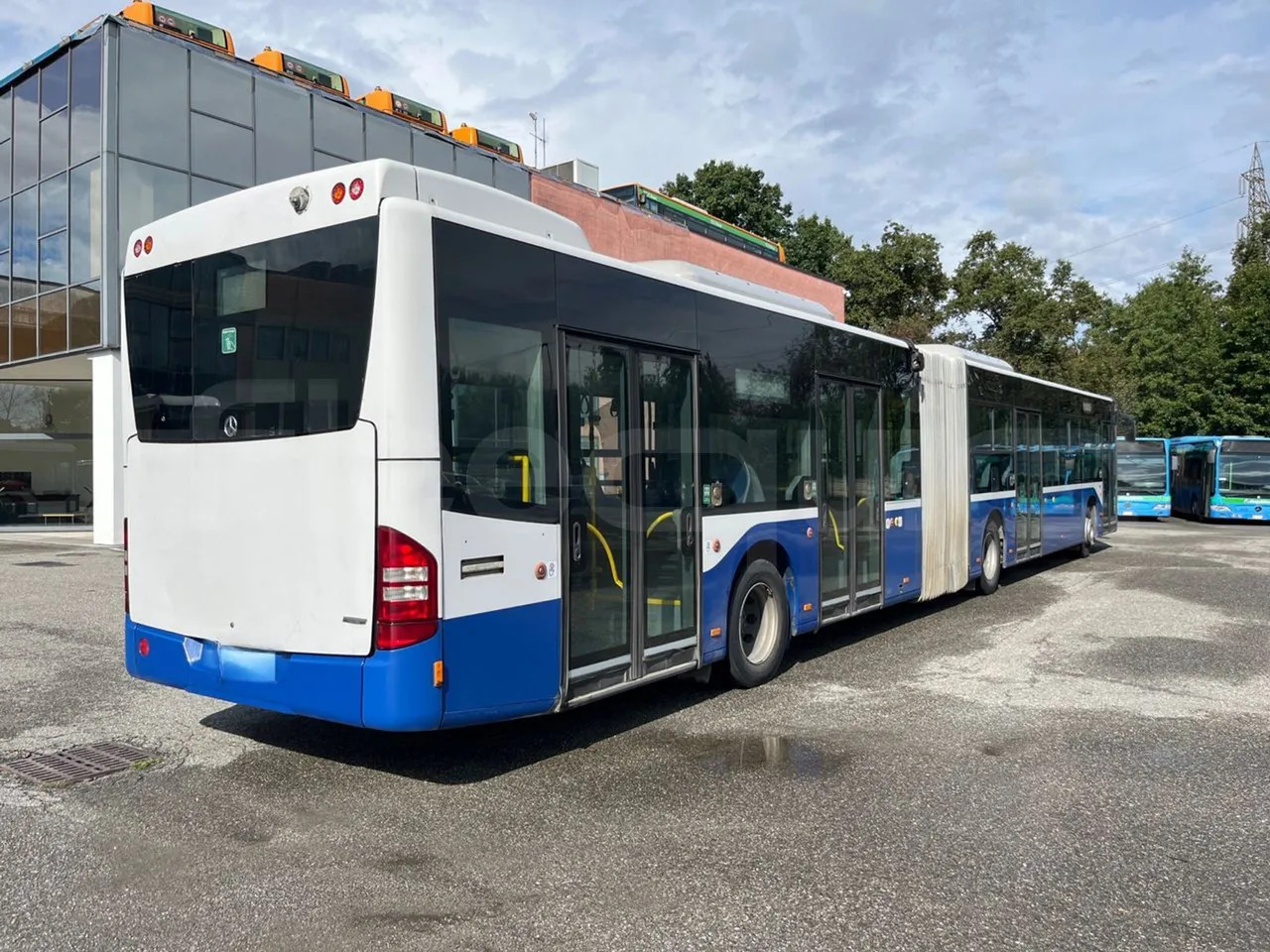 Сочленённый автобус Mercedes-Benz Conecto: фото 9