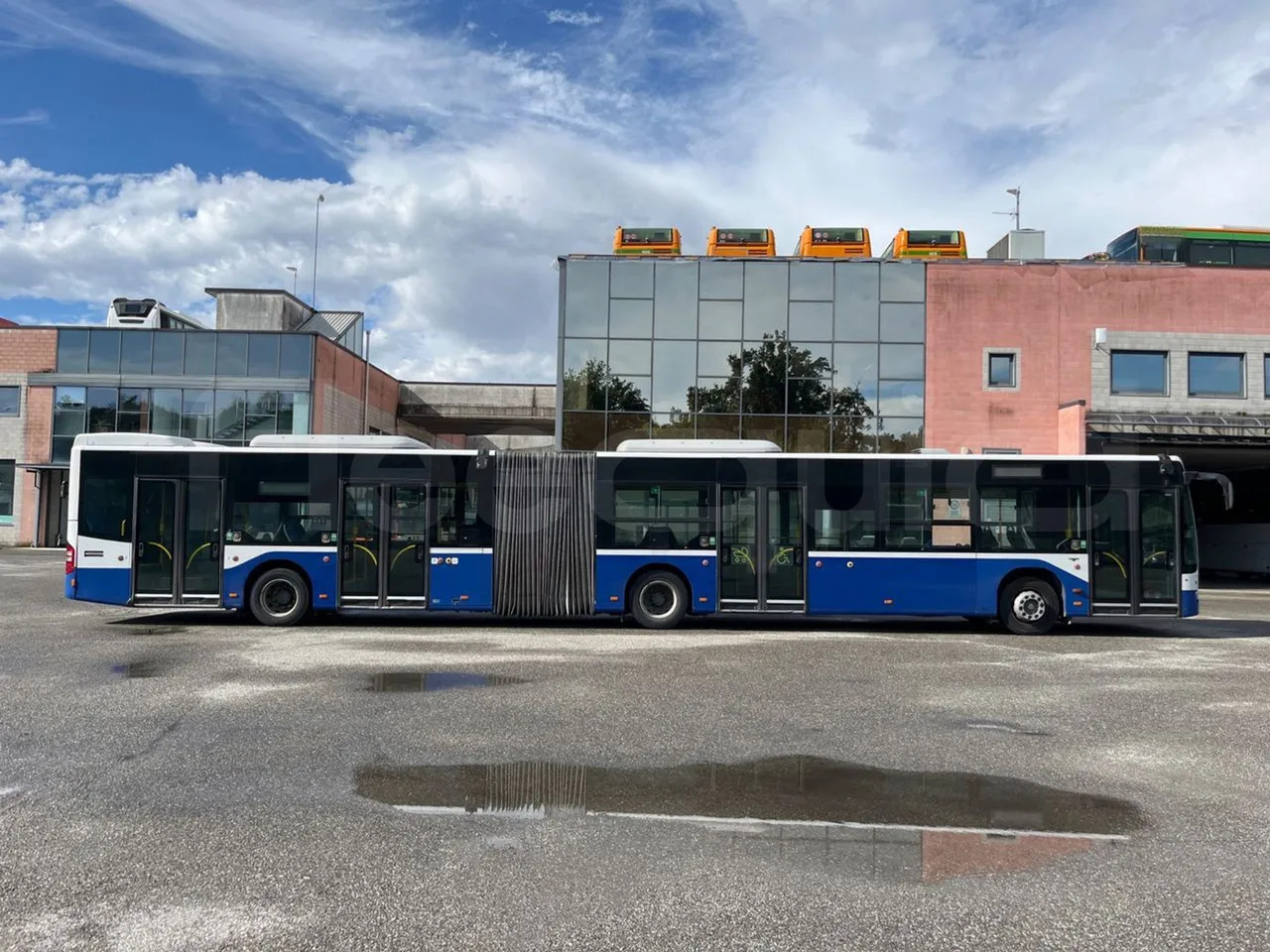 Сочленённый автобус Mercedes-Benz Conecto: фото 11