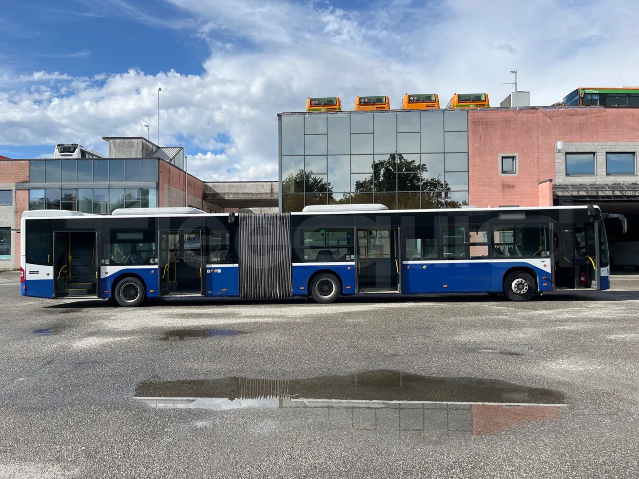 Сочленённый автобус Mercedes-Benz Conecto: фото 12