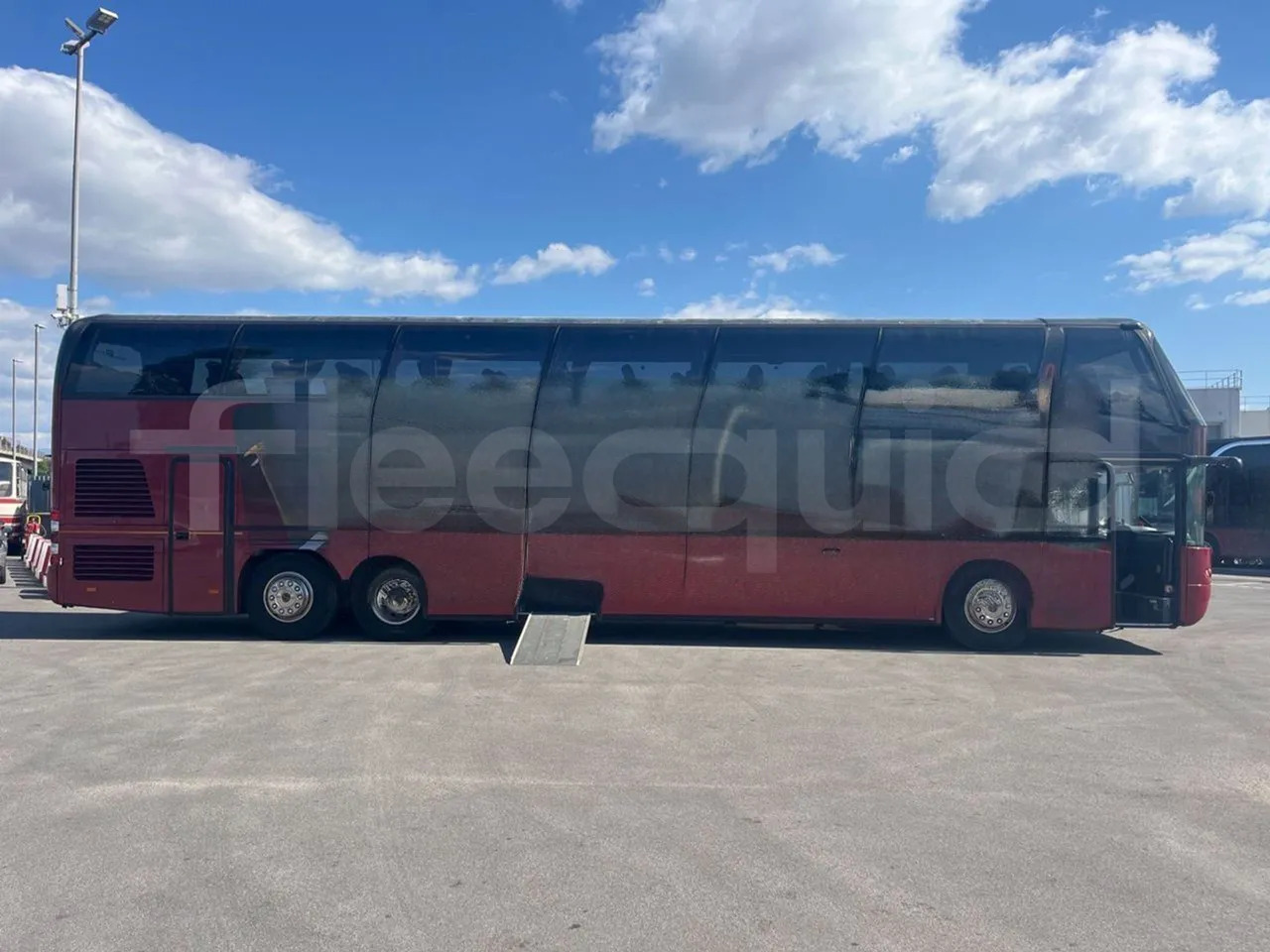 Туристический автобус Neoplan 1122/3: фото 14