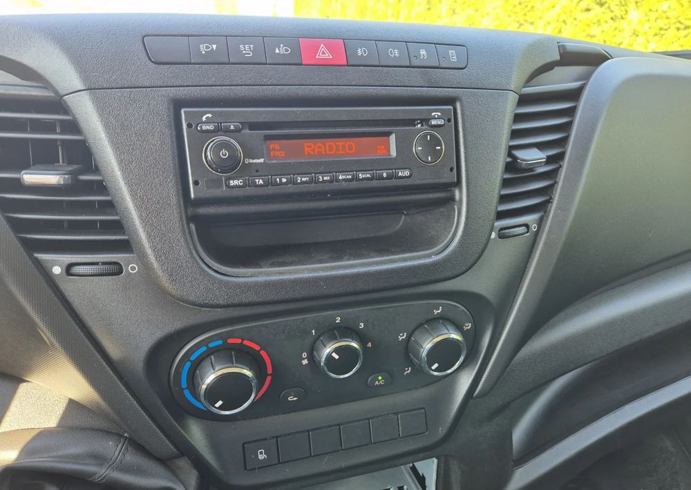 Малотоннажный бортовой грузовик Iveco Iveco 35c14 2.3 140KM Plandeka: фото 9