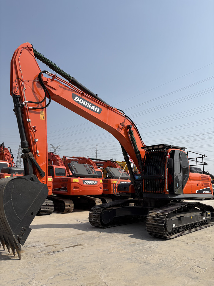 DOOSAN Dx300cl low work hours original excavator promotion - Гусеничный экскаватор: фото 3 DOOSAN Dx300cl low work hours original excavator promotion - Гусеничный экскаватор: фото 3