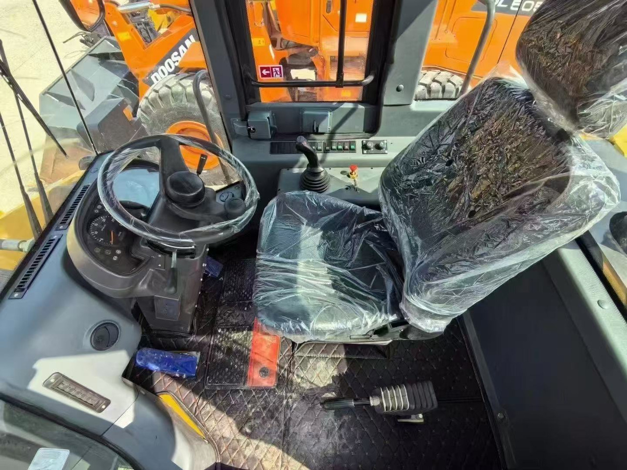 SDLG L958F china brand SDLG loader 5 ton class front loader - Колёсный погрузчик: фото 4 SDLG L958F china brand SDLG loader 5 ton class front loader - Колёсный погрузчик: фото 4