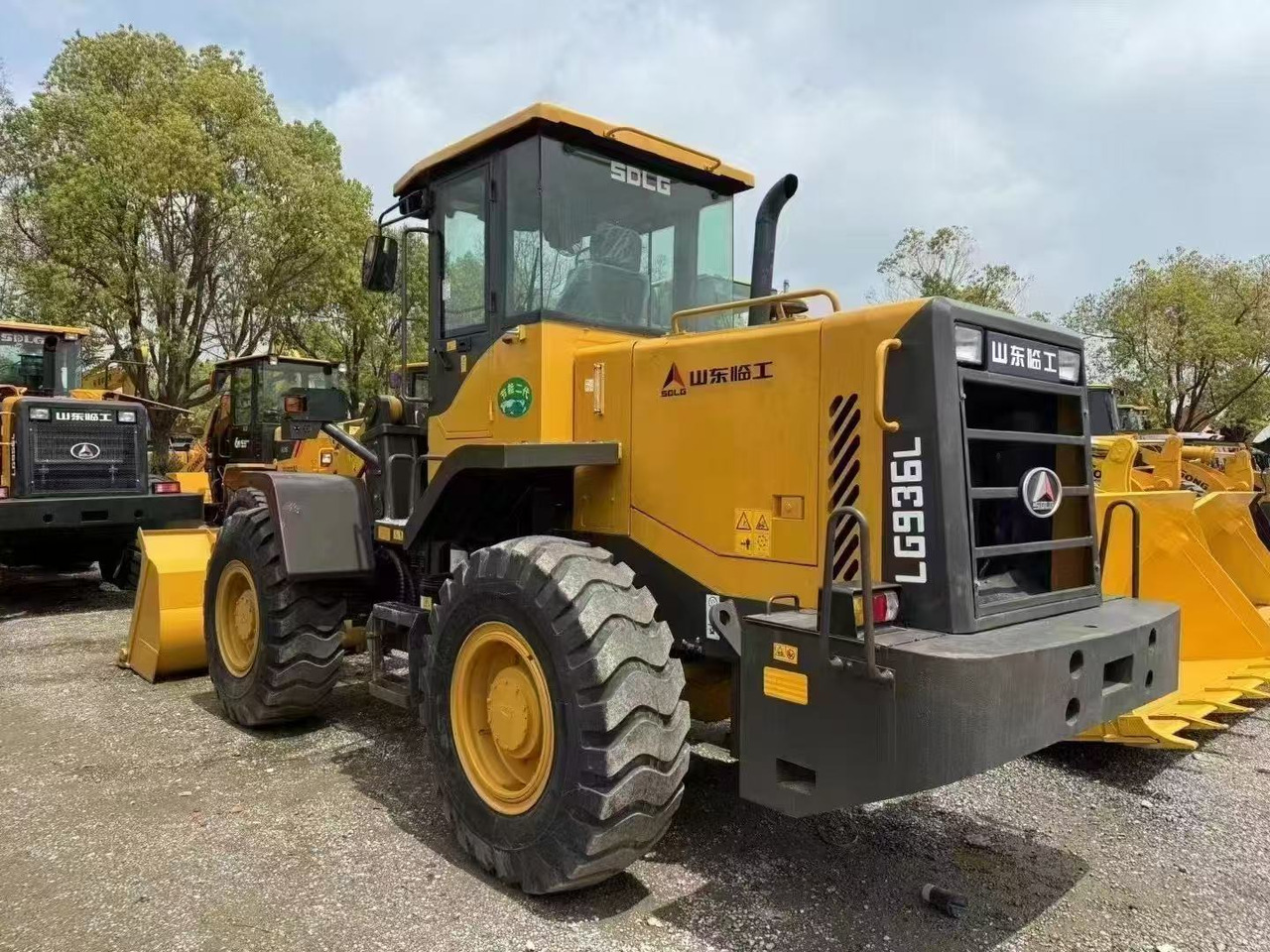 SDLG lg936L Famous China brand SDLG loader 3 ton class front loader - Колёсный погрузчик: фото 2 SDLG lg936L Famous China brand SDLG loader 3 ton class front loader - Колёсный погрузчик: фото 2