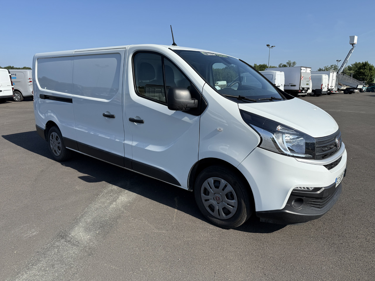 FIAT TALENTO 1T3 LH1 2.0MULTIJET120 PRO LOUNGE + ATTELAGE ET KIT BOIS COMPLET - Цельнометаллический фургон: фото 1 FIAT TALENTO 1T3 LH1 2.0MULTIJET120 PRO LOUNGE + ATTELAGE ET KIT BOIS COMPLET - Цельнометаллический фургон: фото 1