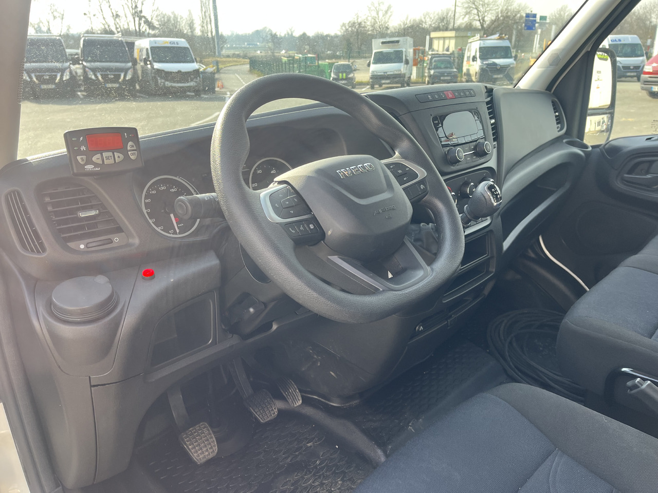 Фургон-рефрижератор IVECO DAILY 35S14 FRIGORIFIQUE FRCX: фото 6 Фургон-рефрижератор IVECO DAILY 35S14 FRIGORIFIQUE FRCX: фото 6