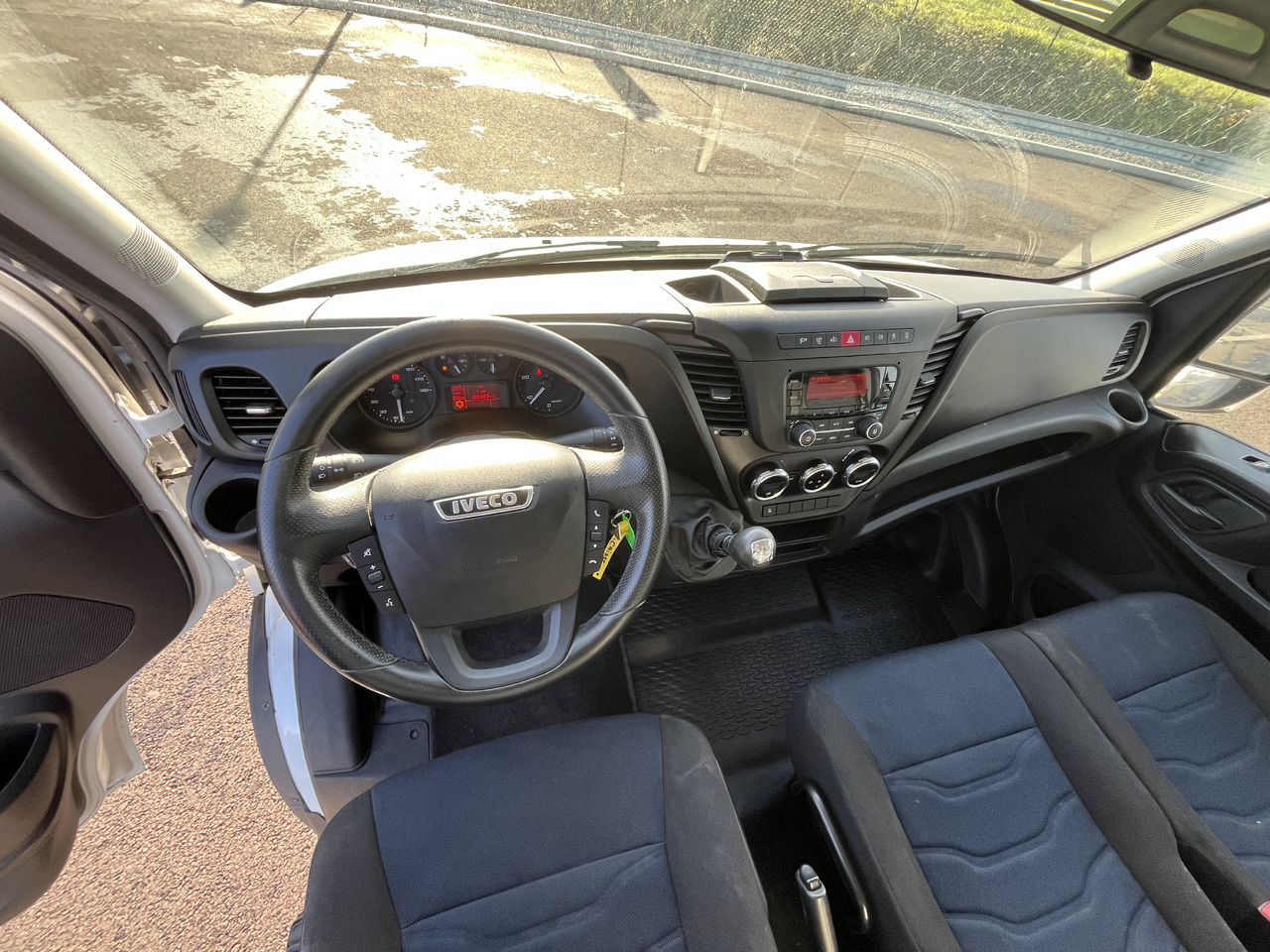 Фургон с закрытым кузовом IVECO DAILY: фото 12 Фургон с закрытым кузовом IVECO DAILY: фото 12