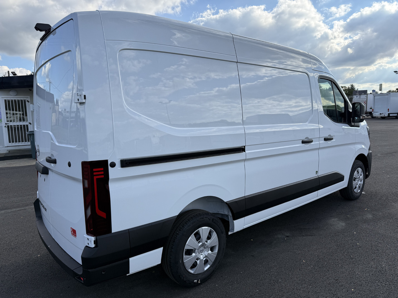 NISSAN INTERSTAR 2.0DCI150 - Цельнометаллический фургон: фото 3 NISSAN INTERSTAR 2.0DCI150 - Цельнометаллический фургон: фото 3