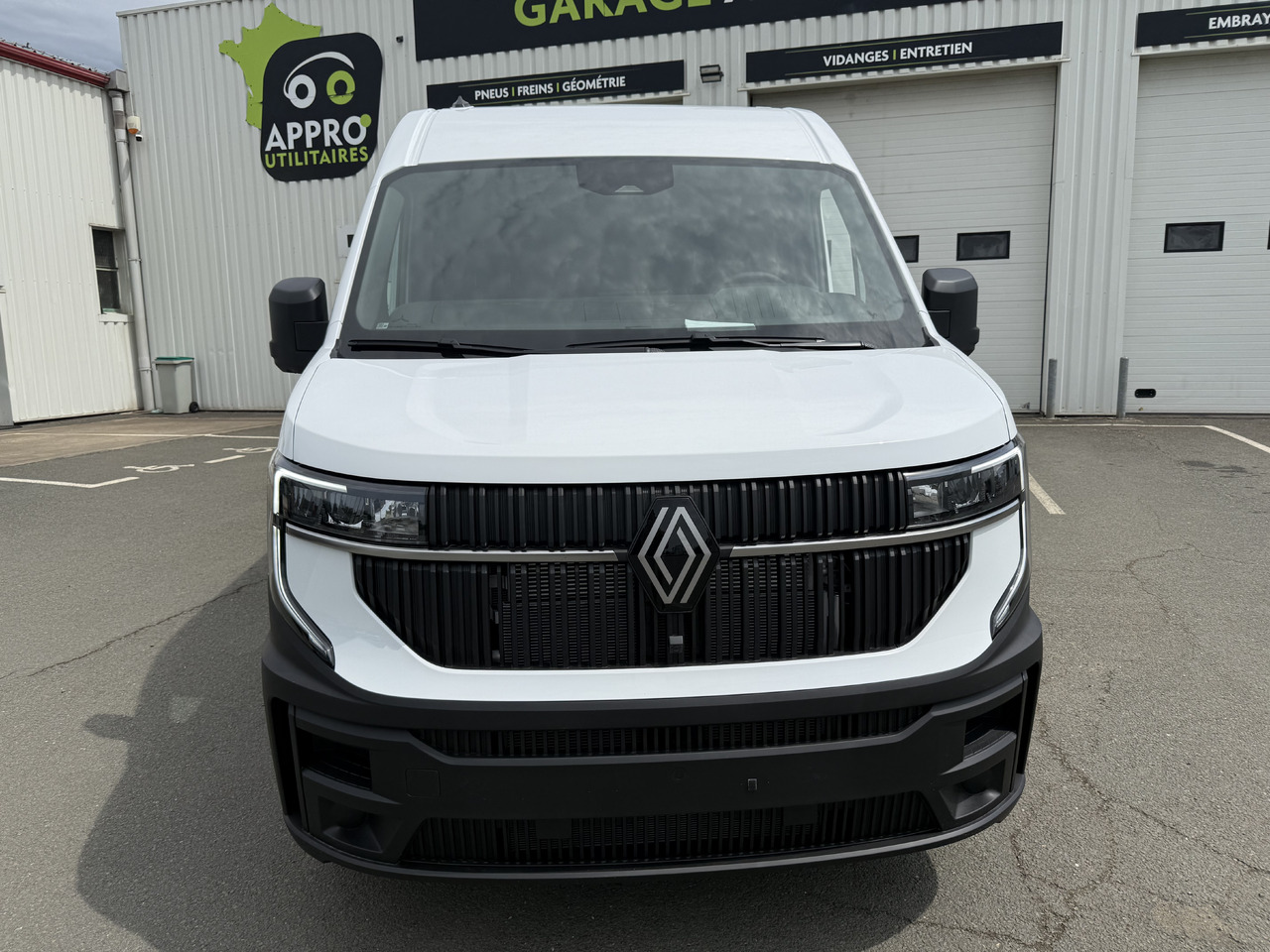 Новый Цельнометаллический фургон RENAULT MASTER 3T5 L2H2 EXTRA 2.0DCI150: фото 6