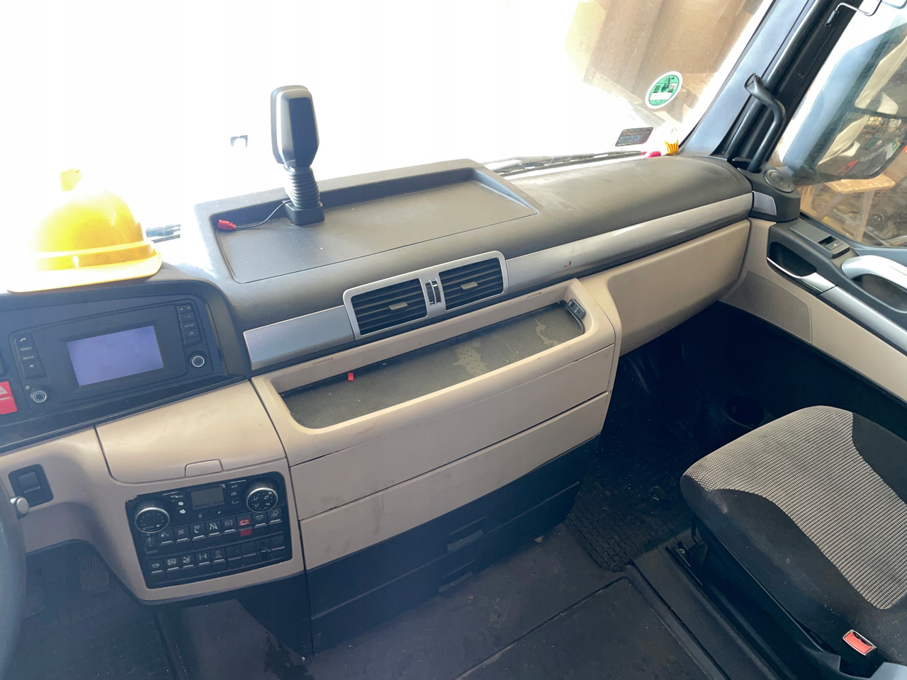 KOMPLETNA KABINA MAN TGX XXL EURO 6 LIFT JASNY ŚRODEK - Кабина для Грузовиков: фото 3 KOMPLETNA KABINA MAN TGX XXL EURO 6 LIFT JASNY ŚRODEK - Кабина для Грузовиков: фото 3