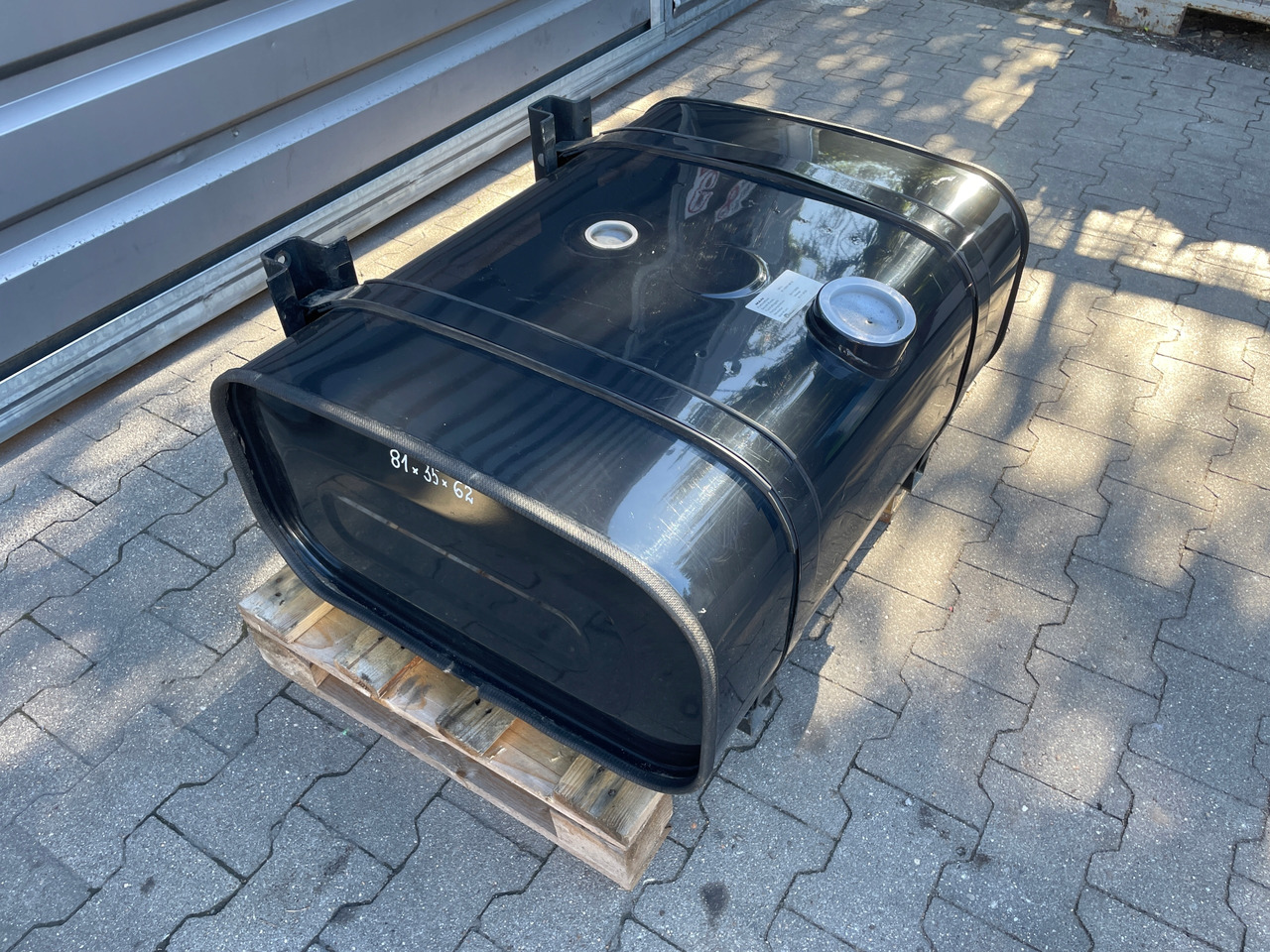 ZBIORNIK PALIWA MAN 150 L , L2000 TGL TGM 81122015818 - NOWY - - Топливный бак для Грузовиков: фото 2 ZBIORNIK PALIWA MAN 150 L , L2000 TGL TGM 81122015818 - NOWY - - Топливный бак для Грузовиков: фото 2