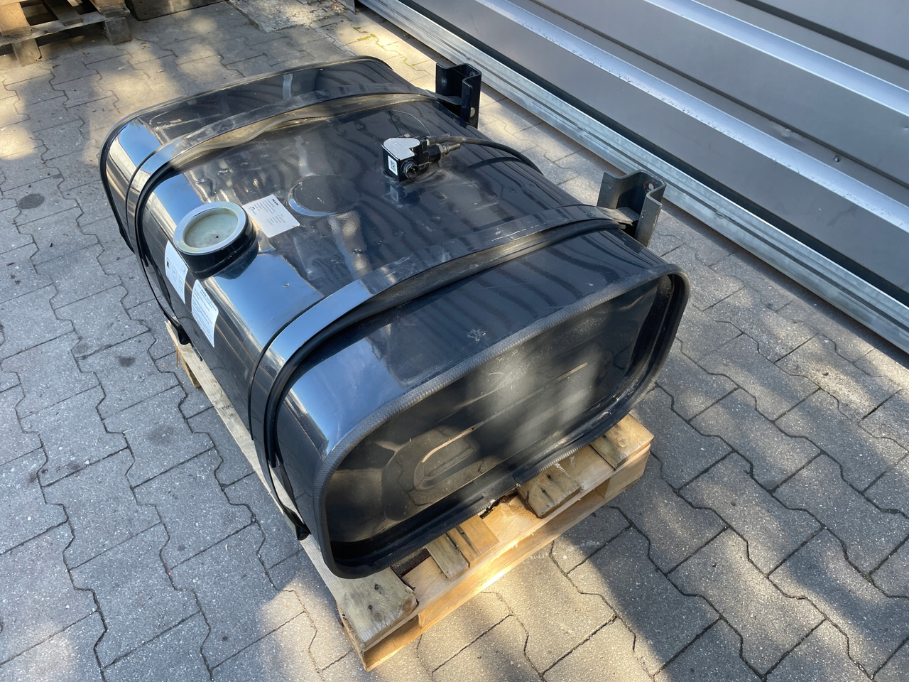 ZBIORNIK PALIWA MAN 150 L , L2000 TGL TGM 81122015818 - Топливный бак для Грузовиков: фото 4 ZBIORNIK PALIWA MAN 150 L , L2000 TGL TGM 81122015818 - Топливный бак для Грузовиков: фото 4