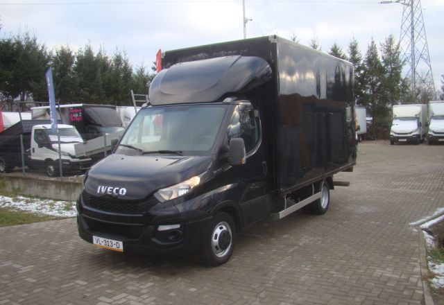 Iveco DAILY 35 C 15 3.0TDI FIRANA Z PRAWEJ STRONY 3.5T DMC WINDA - Фургон с закрытым кузовом: фото 1 Iveco DAILY 35 C 15 3.0TDI FIRANA Z PRAWEJ STRONY 3.5T DMC WINDA - Фургон с закрытым кузовом: фото 1