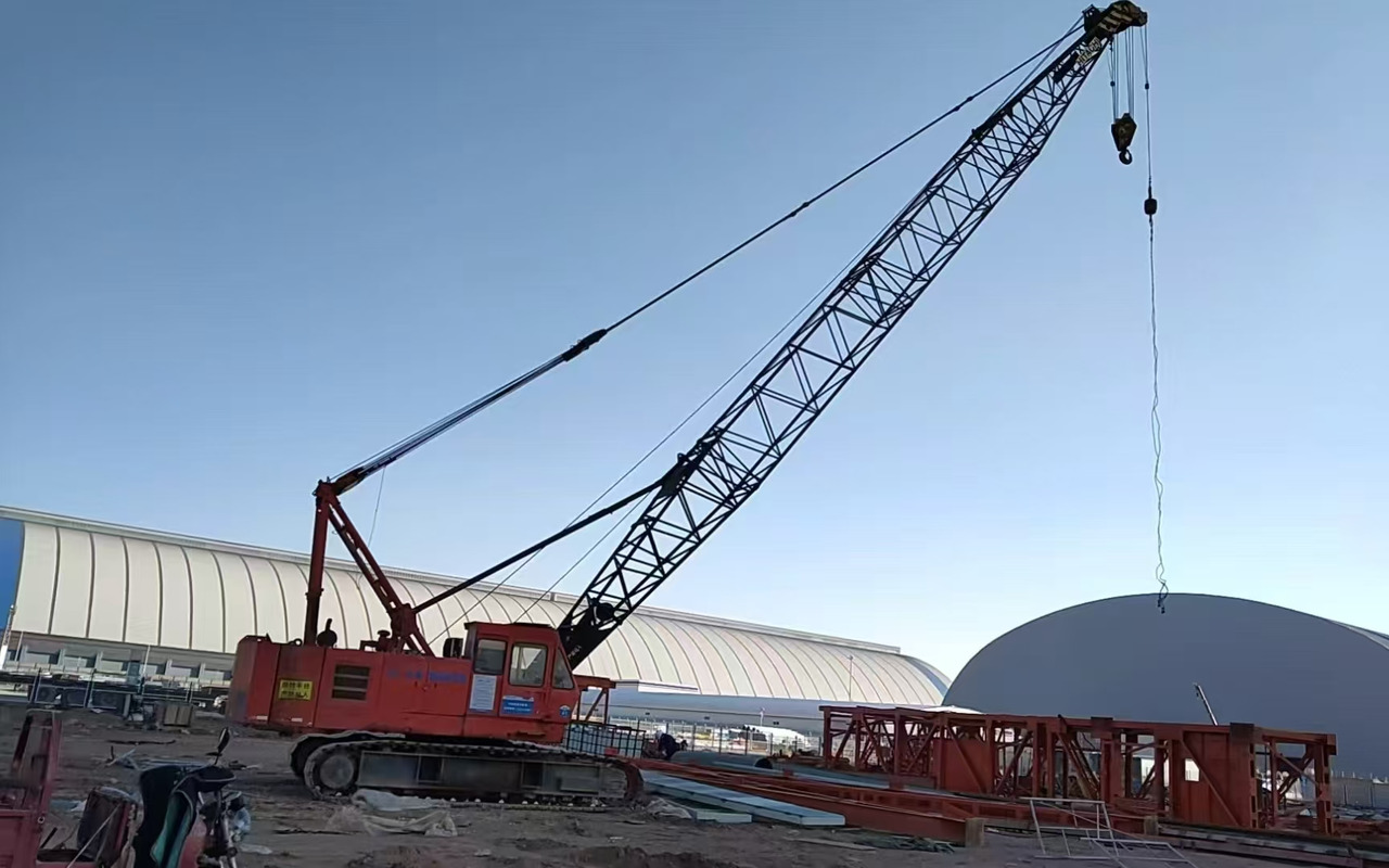 HITACHI KH180 - Гусеничный кран: фото 1 HITACHI KH180 - Гусеничный кран: фото 1