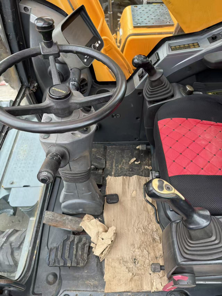 HYUNDAI R210W-9S - Колёсный экскаватор: фото 4 HYUNDAI R210W-9S - Колёсный экскаватор: фото 4