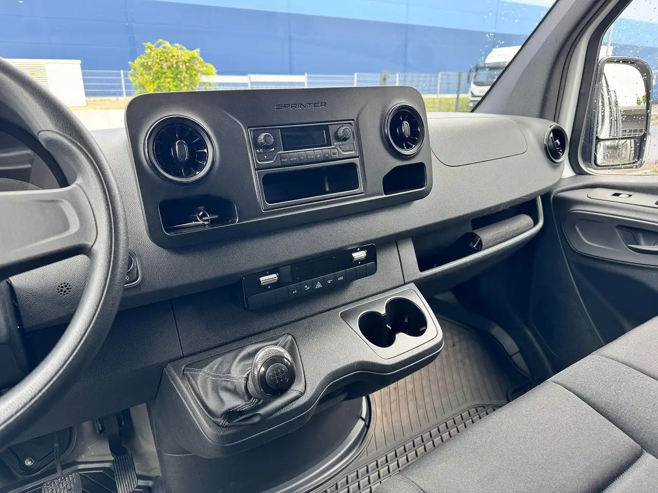 Цельнометаллический фургон Mercedes-Benz Sprinter 215 CDI Flach Lang Klima FWD: фото 11 Цельнометаллический фургон Mercedes-Benz Sprinter 215 CDI Flach Lang Klima FWD: фото 11