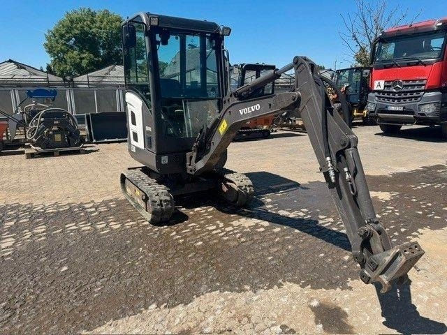 Volvo EC18D - Мини-экскаватор: фото 1 Volvo EC18D - Мини-экскаватор: фото 1