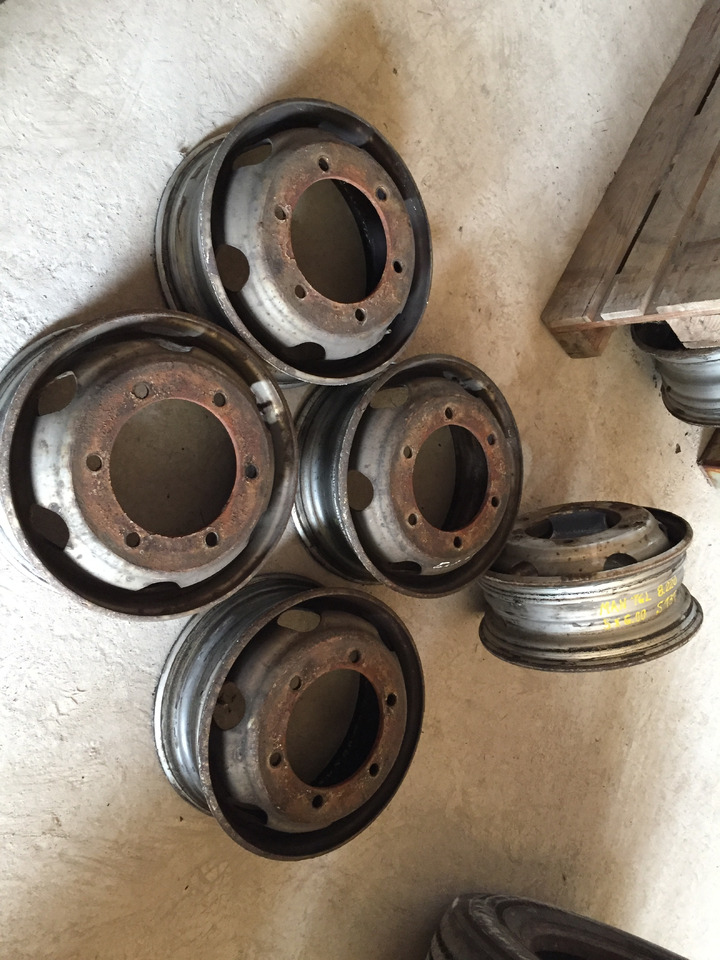 Gebrauchte Felgen 5 J x 6,00 für Reifengröße 215 x 75 x 17,5, Artikel - Nr. : 99.99999 - 9999 - Колесный диск для Грузовиков: фото 2 Gebrauchte Felgen 5 J x 6,00 für Reifengröße 215 x 75 x 17,5, Artikel - Nr. : 99.99999 - 9999 - Колесный диск для Грузовиков: фото 2