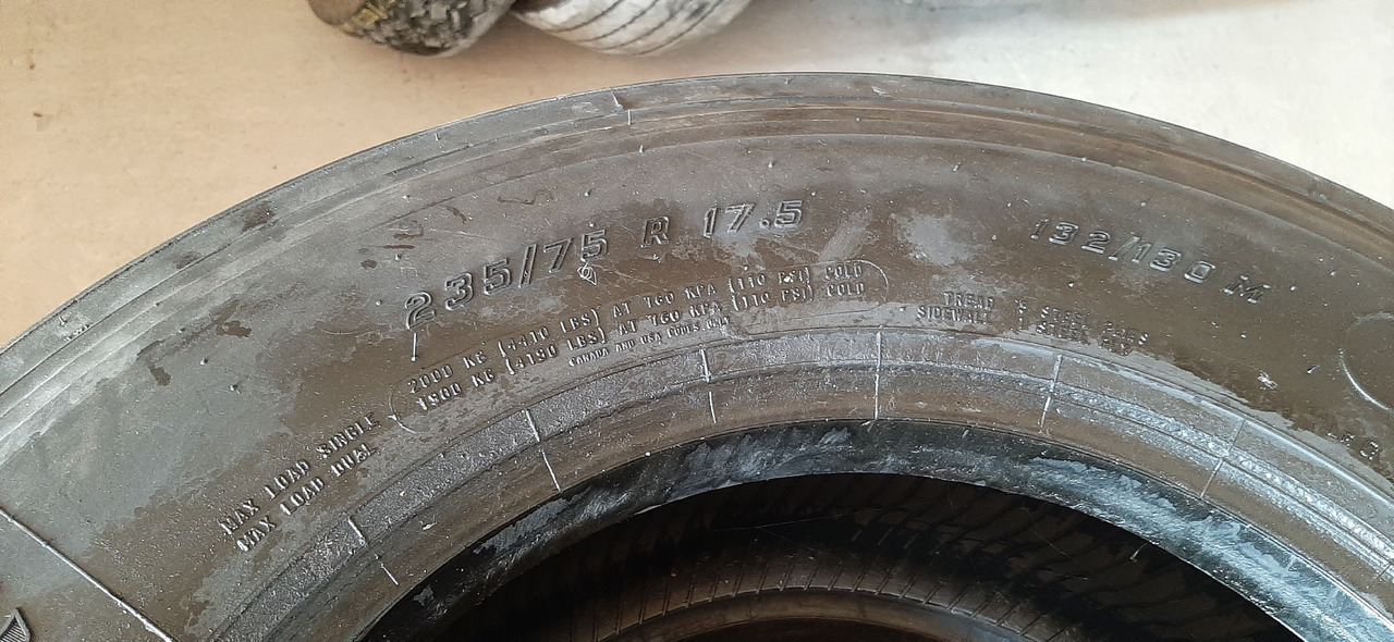 Gebrauchte FireStone FS 400 Reifen ohne Felgen, 235 / 75 R17,5 Artikel - Nr. : 81.99999 - 9999 - Шина для Грузовиков: фото 5 Gebrauchte FireStone FS 400 Reifen ohne Felgen, 235 / 75 R17,5 Artikel - Nr. : 81.99999 - 9999 - Шина для Грузовиков: фото 5