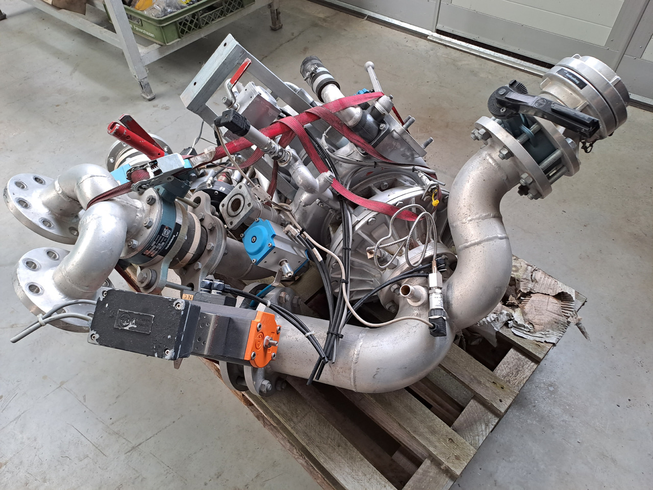 Neuwertige Albert Ziegler Wasserpumpe ( Feuerwehr ), Typ : FP 22 / 15, Artikel - Nr. : 81.99999 - 99 - Помпа для Грузовиков: фото 1 Neuwertige Albert Ziegler Wasserpumpe ( Feuerwehr ), Typ : FP 22 / 15, Artikel - Nr. : 81.99999 - 99 - Помпа для Грузовиков: фото 1