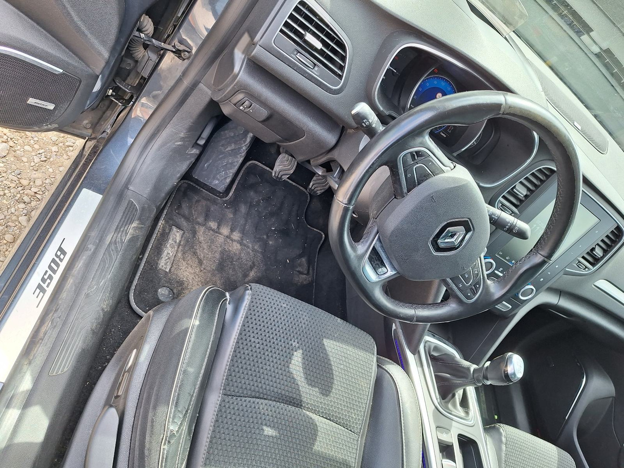 Renault Megane Blue dCi 95, zamjena - Седан: фото 3 Renault Megane Blue dCi 95, zamjena - Седан: фото 3