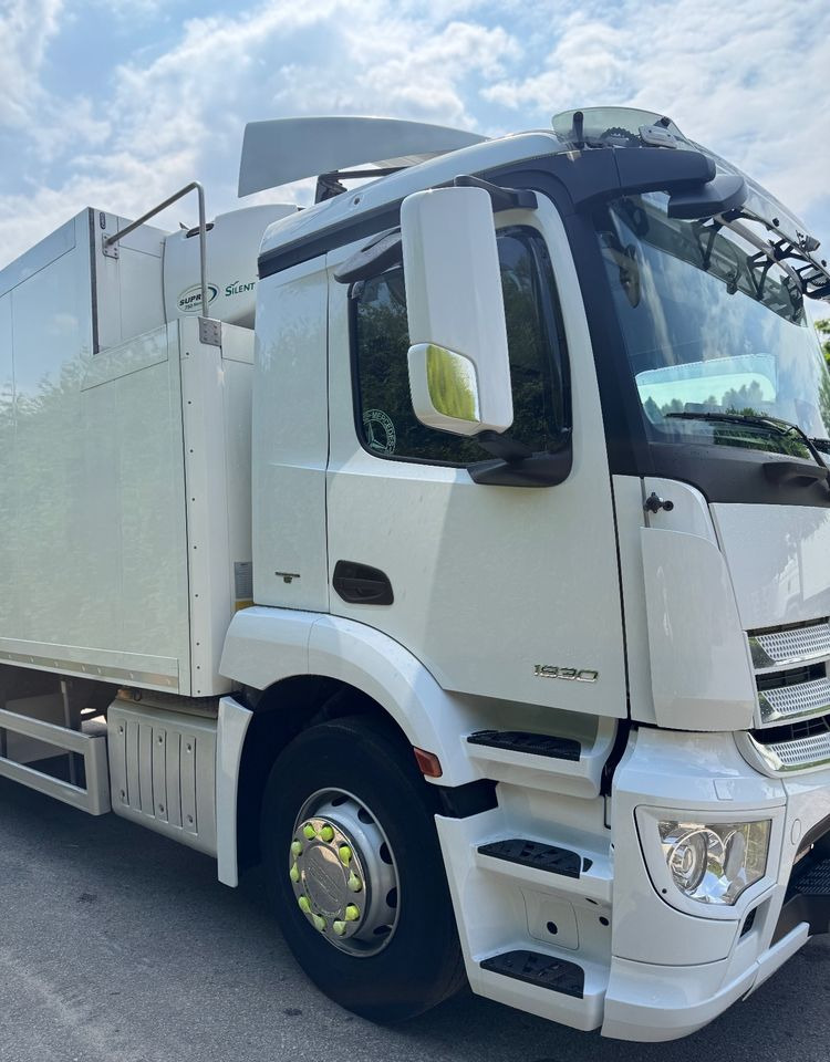 Mercedes-Benz ANTOS /1830/E 6/Chłodnia +Winda /18 Palet / Niski Przebieg122 Tys Km! - Рефрижератор: фото 5 Mercedes-Benz ANTOS /1830/E 6/Chłodnia +Winda /18 Palet / Niski Przebieg122 Tys Km! - Рефрижератор: фото 5