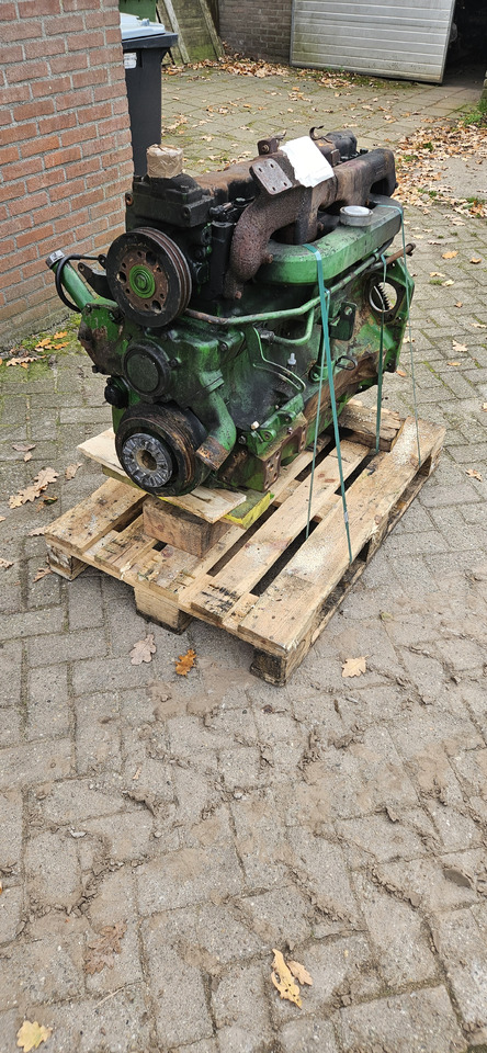 JOHN DEERE 4255 - Двигатель: фото 2 JOHN DEERE 4255 - Двигатель: фото 2