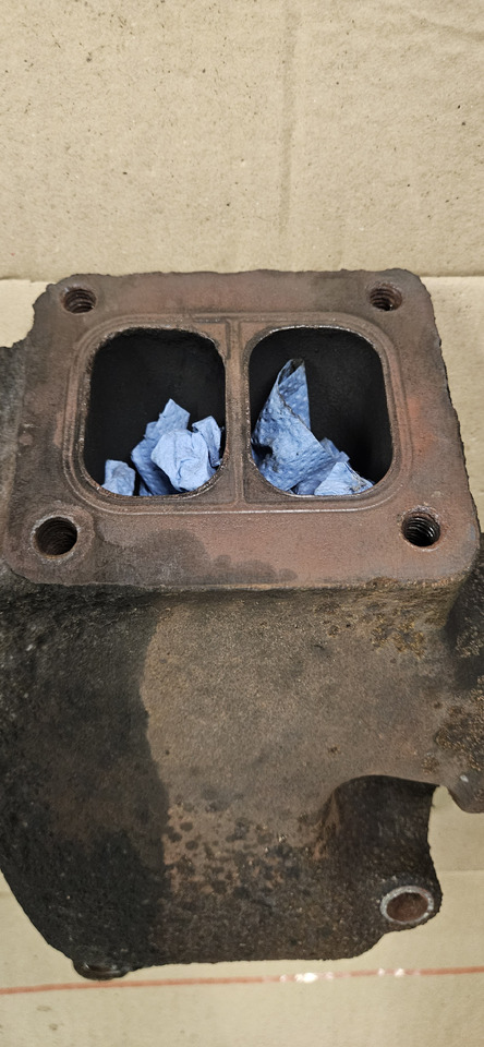 John deere R86029 - Выпускной коллектор: фото 2 John deere R86029 - Выпускной коллектор: фото 2