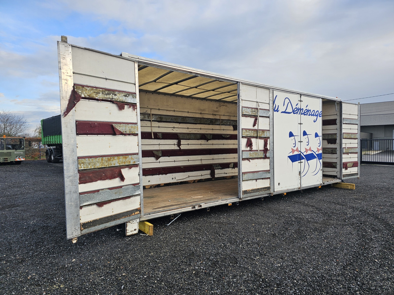 - Сменный кузов - фургон: фото 2 - Сменный кузов - фургон: фото 2