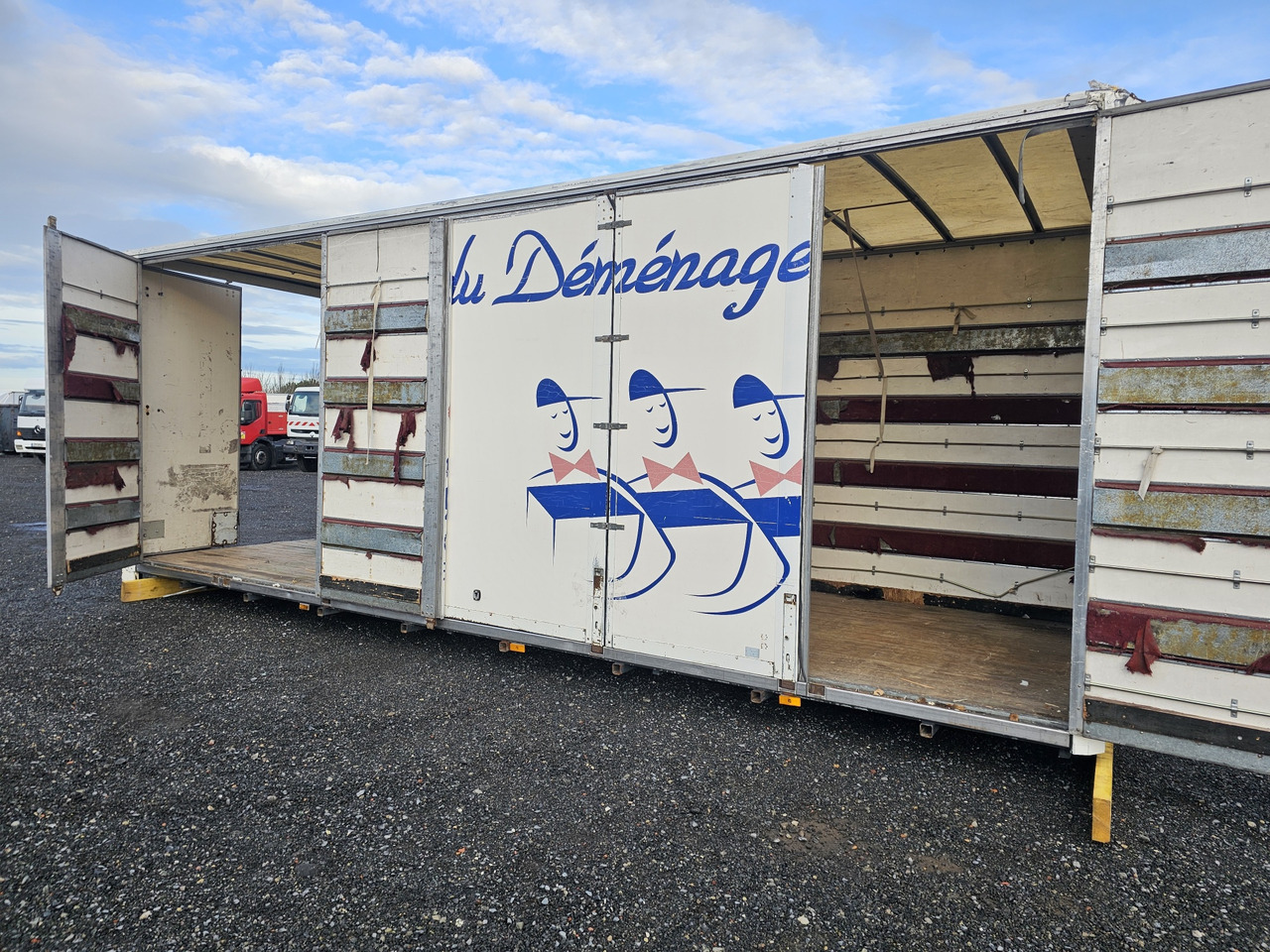 - Сменный кузов - фургон: фото 1 - Сменный кузов - фургон: фото 1