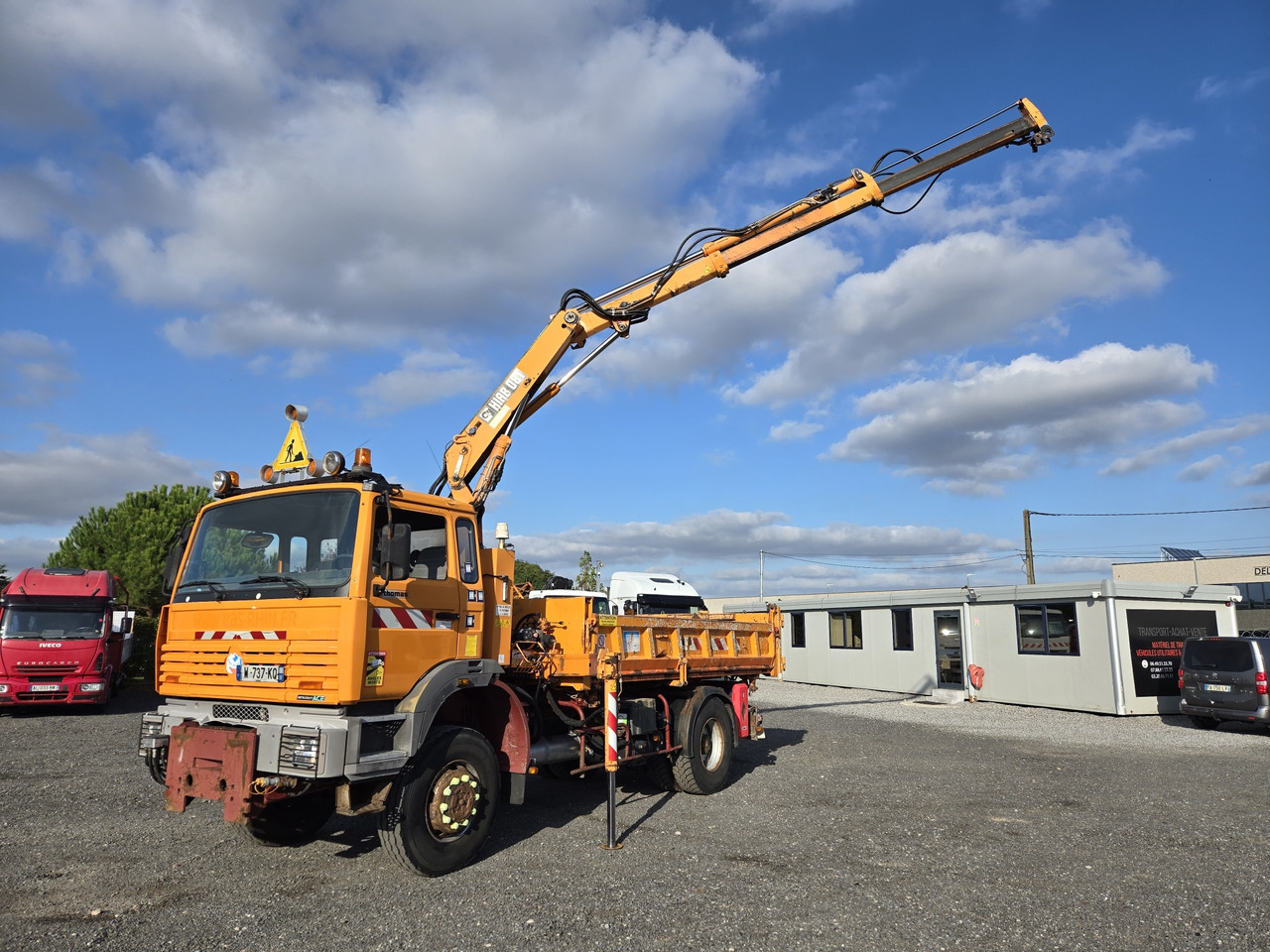 Renault G250 4x4 - Самосвал, Автоманипулятор: фото 1 Renault G250 4x4 - Самосвал, Автоманипулятор: фото 1