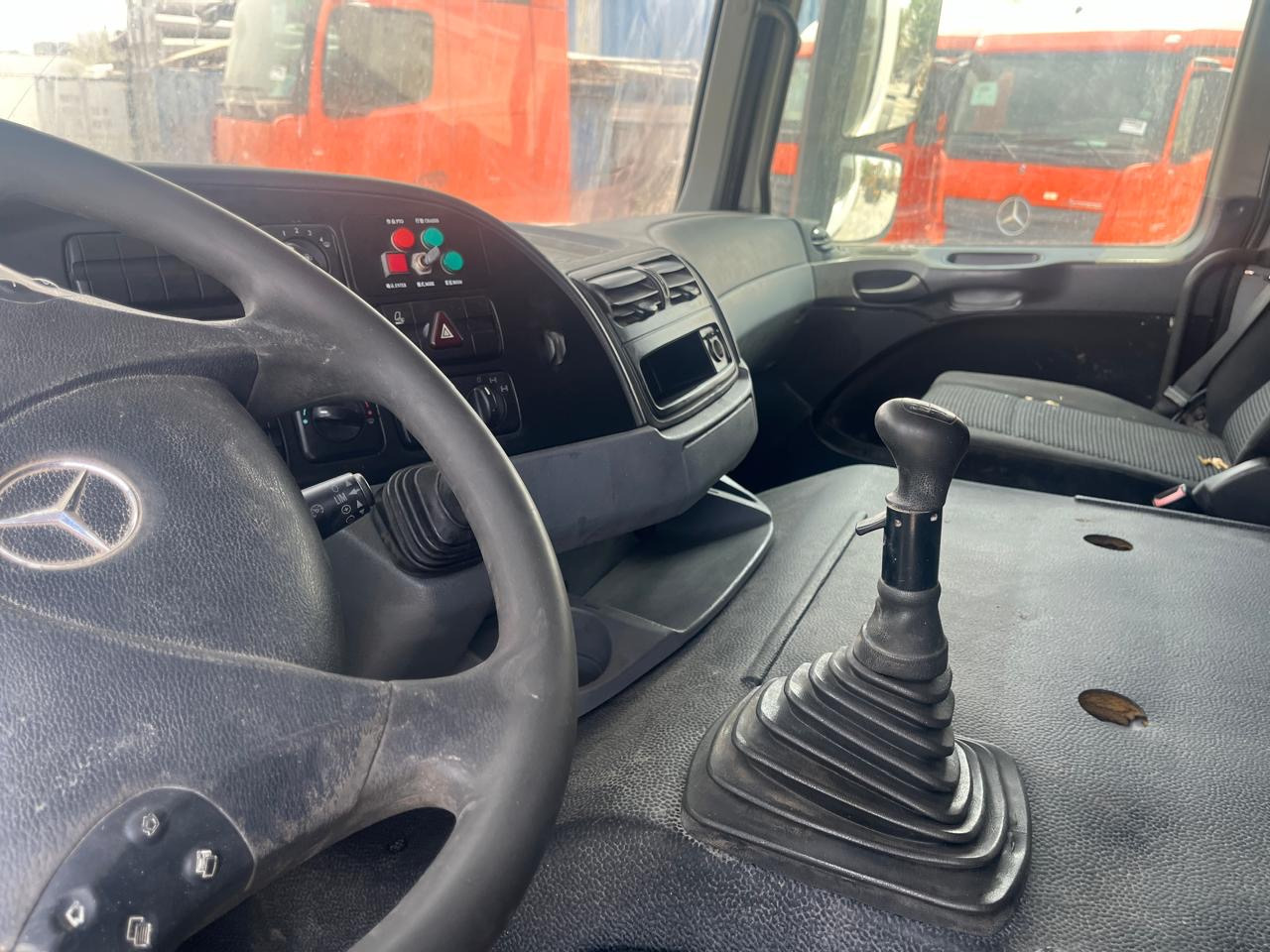 MERCEDES-BENZ Actros 3340 - Грузовик-шасси: фото 4 MERCEDES-BENZ Actros 3340 - Грузовик-шасси: фото 4