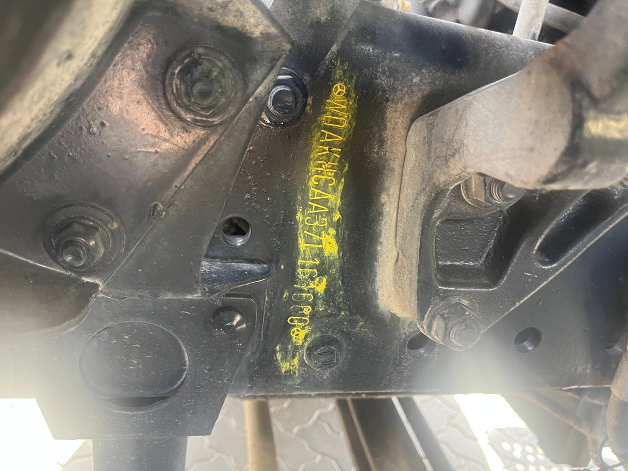 MERCEDES-BENZ 3332 - Тягач: фото 2 MERCEDES-BENZ 3332 - Тягач: фото 2