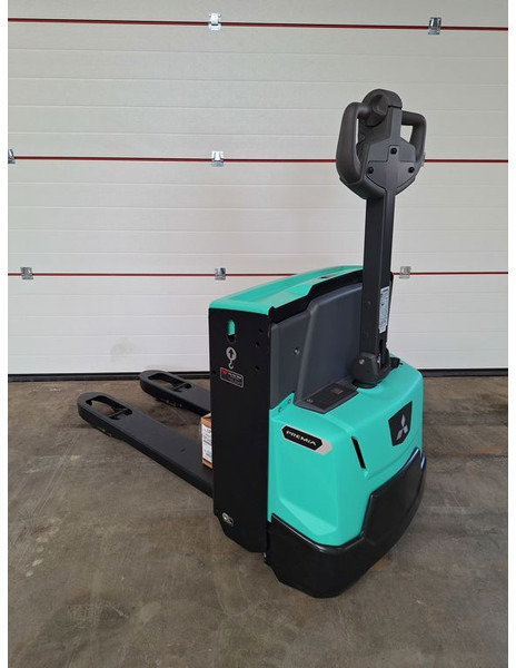 Mitsubishi PBP16N3 - Терминальный тягач: фото 1 Mitsubishi PBP16N3 - Терминальный тягач: фото 1