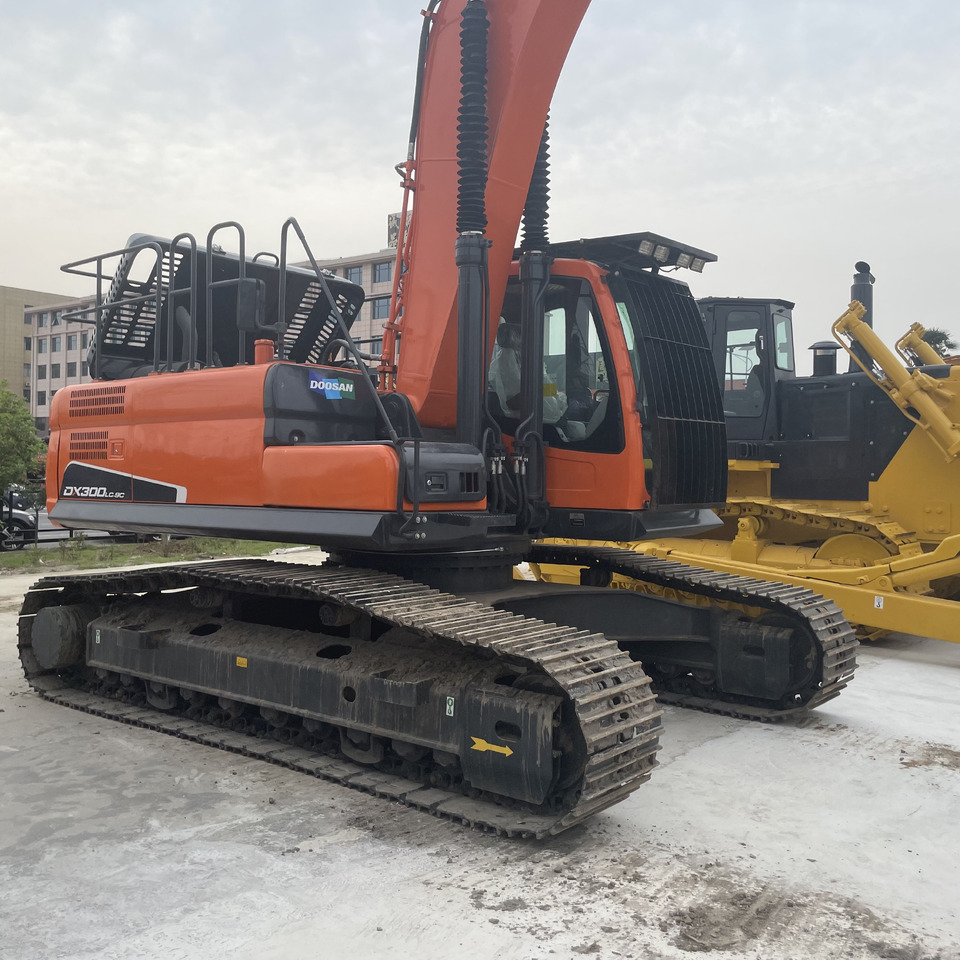 DOOSAN DX300 - Гусеничный экскаватор: фото 3 DOOSAN DX300 - Гусеничный экскаватор: фото 3