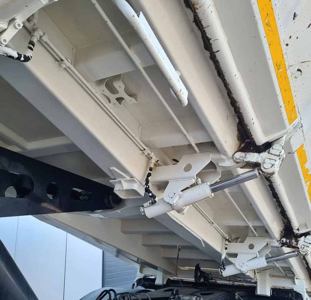 Самосвал MAN TGS 35 400: фото 17