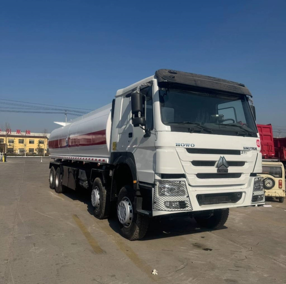 Howo 371 - Грузовик-цистерна: фото 1 Howo 371 - Грузовик-цистерна: фото 1