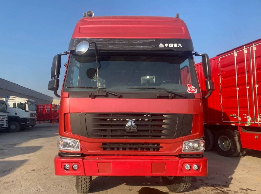 Howo 371 - Грузовик с закрытым кузовом: фото 2 Howo 371 - Грузовик с закрытым кузовом: фото 2