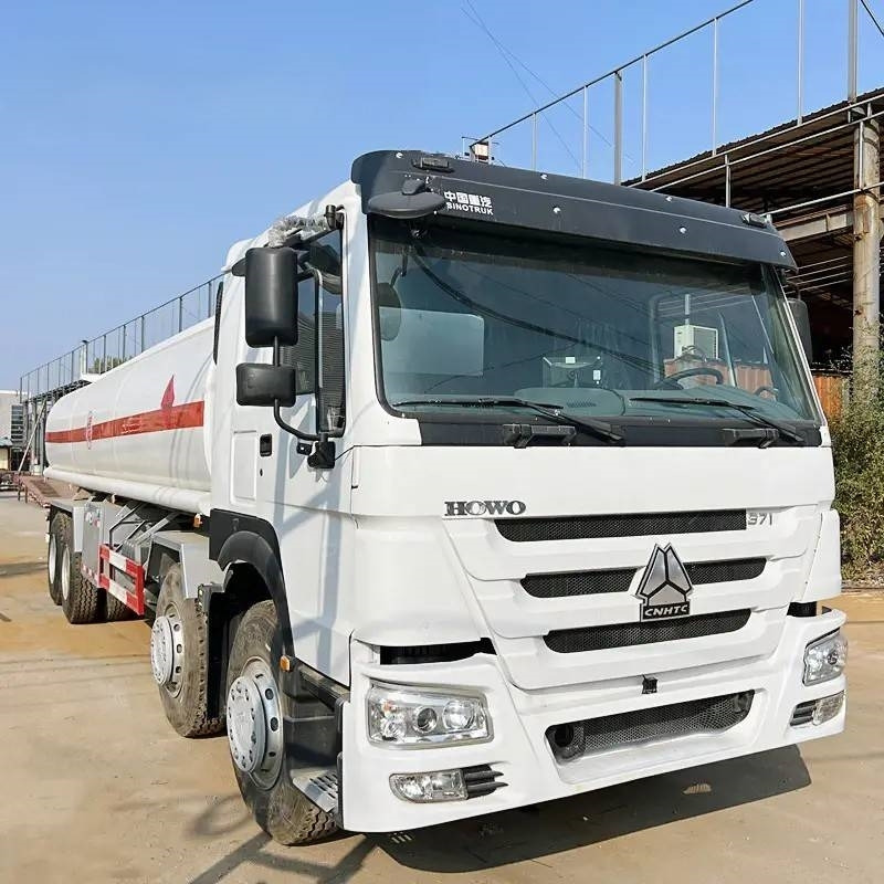 Howo 371 - Грузовик-цистерна: фото 3 Howo 371 - Грузовик-цистерна: фото 3