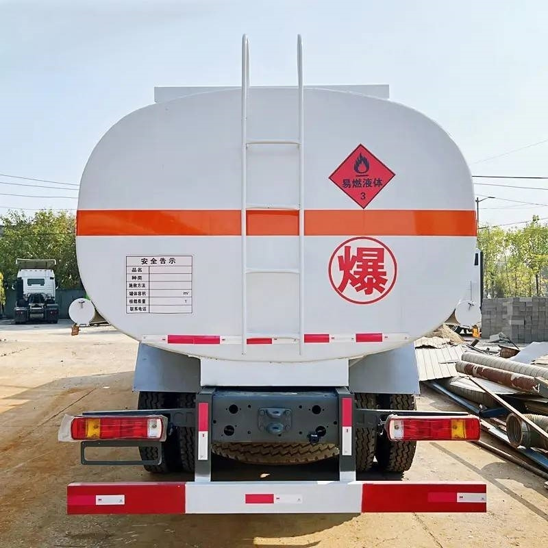 Howo 371 - Грузовик-цистерна: фото 5 Howo 371 - Грузовик-цистерна: фото 5