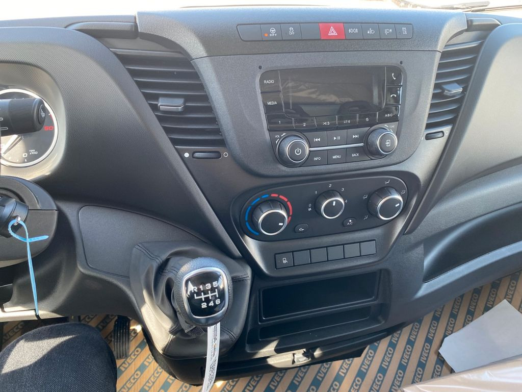 Iveco Daily Koffer mit LBW SOFORT Euro6E Iveco Daily Koffer mit LBW SOFORT Euro6E - Фургон с закрытым кузовом: фото 3 Iveco Daily Koffer mit LBW SOFORT Euro6E Iveco Daily Koffer mit LBW SOFORT Euro6E - Фургон с закрытым кузовом: фото 3